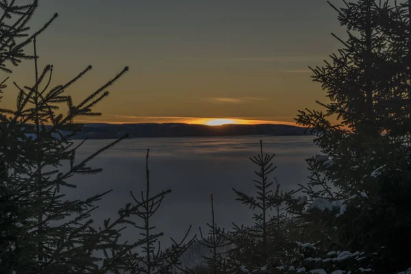 Nascer do sol nas montanhas Jeseniky na época do Natal — Fotografia de Stock