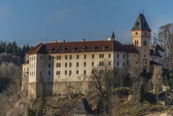 Vimperk cidade com grande castelo — Fotografia de Stock