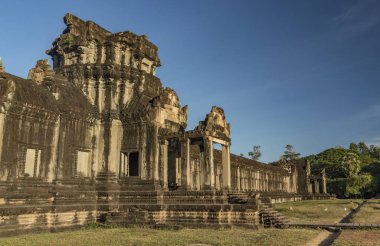 Sıcak güneşli sabah Angkor Wat Tapınağı