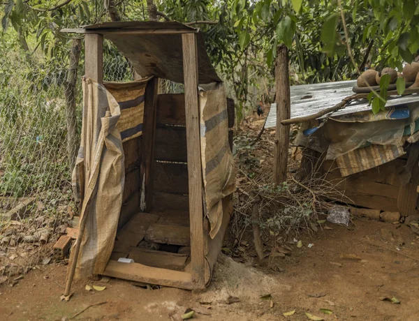 Pueblo nativo vietnamita con residente — Foto de Stock