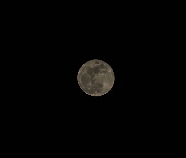 Lua cheia sobre Spisska Nova Ves — Fotografia de Stock