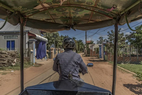 Tuk Tuk y moto en Siem Reap — Foto de Stock