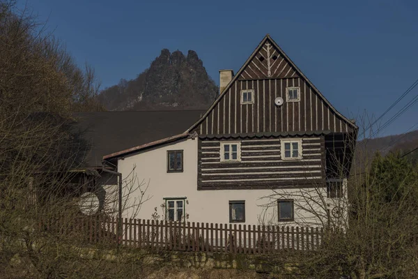 Solig vinterdag nära Vrabinec hill — Stockfoto