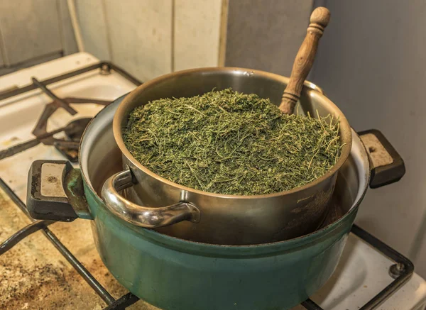 Medische marihuana boter koken — Stockfoto