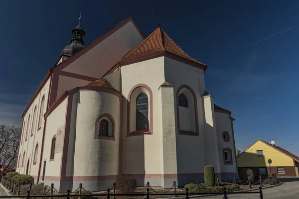 Igreja em Rudolfov cidade perto de Ceske Budejovice — Fotografia de Stock