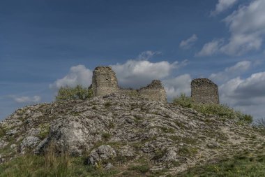 E alan Klentnice Köyü yakınındaki bahar
