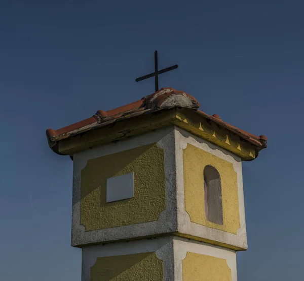 Gula kapell nära Strachotin village — Stockfoto