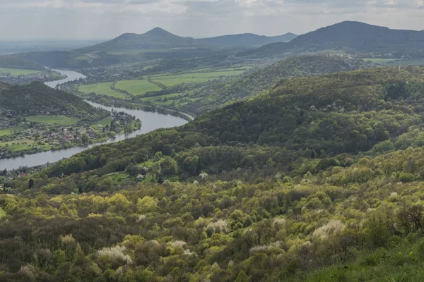 Widok z punktu Skalek nad rzeką Labe — Zdjęcie stockowe