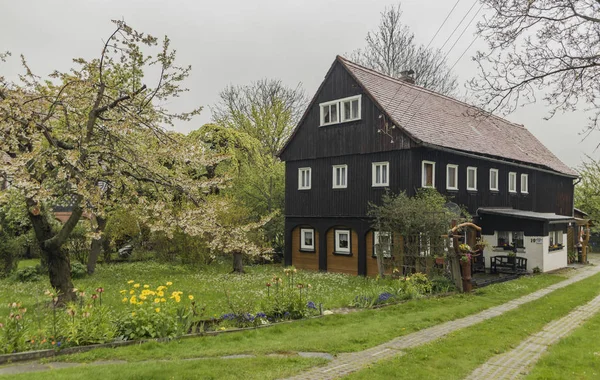 Casa en Herrenwande pueblo en el día de primavera —  Fotos de Stock
