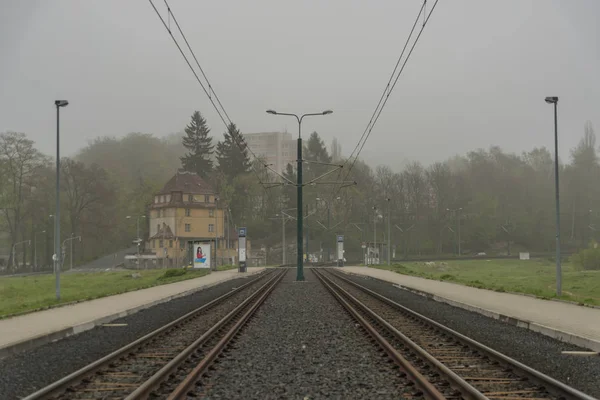 Liberec cidade na manhã nublada escura — Fotografia de Stock