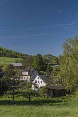 Güzel bir güneşli sabah Köyü