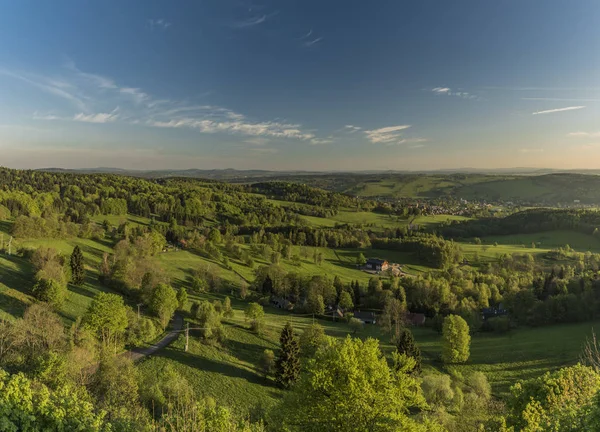 Sonnenaufgang von der Burg Tolstejn in Luzicke — Stockfoto