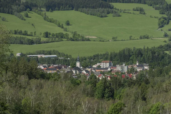 Kijk in het Jeseniky gebergte in lente — Stockfoto