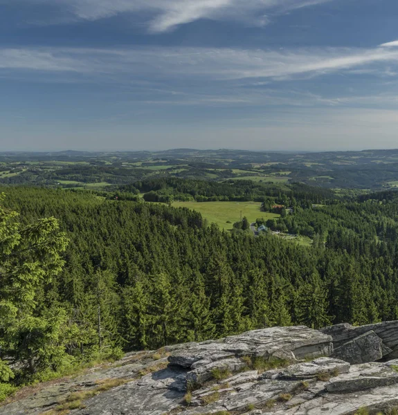 Bílý kříž v Jizerských horách — Stock fotografie