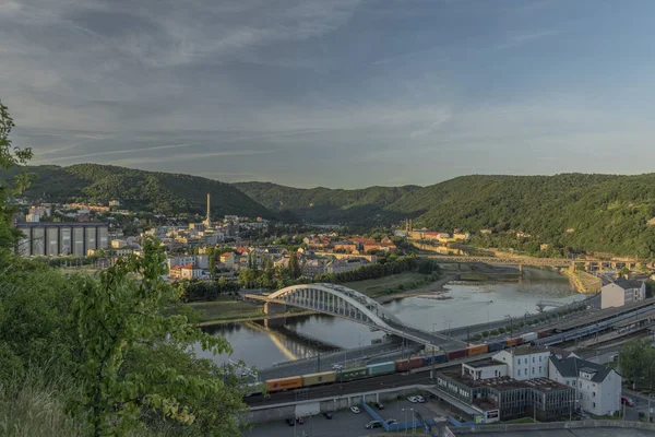 Sonnenaufgang in der Stadt Usti nad Labem — Stockfoto