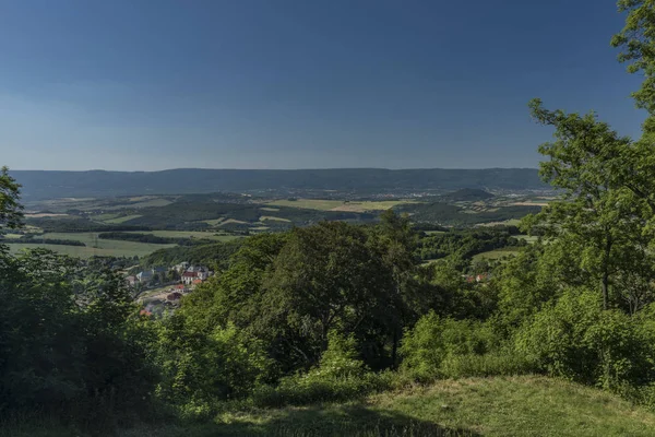 Blick von der Burg Sukoslav bei heißem Sommertag — Stockfoto
