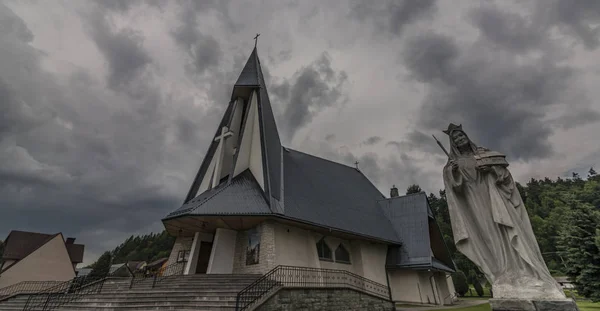 Kirche im Dorf stromowce nizne — Stockfoto