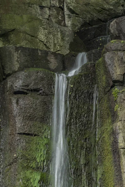 Vrkoc Wasserfall in der Nähe der Labe — Stockfoto