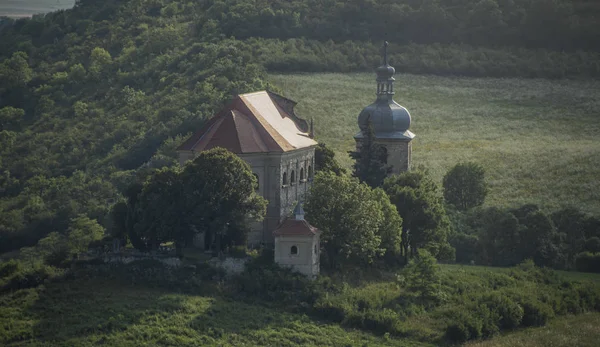 Vue de la colline Sainte sur le village de Zahorany — Photo