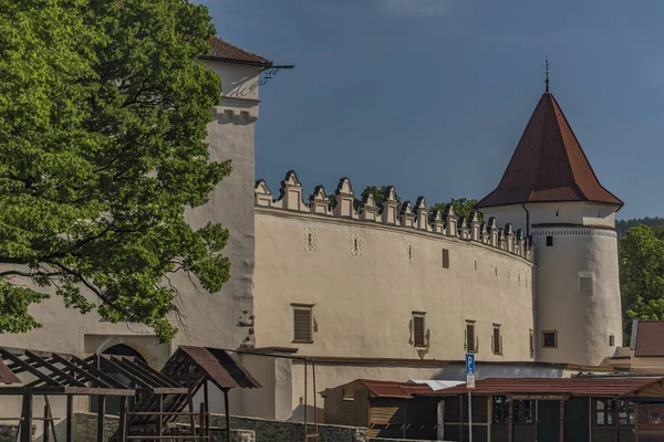 Slottet i Kežmarok Slovakien historiska stad — Stockfoto