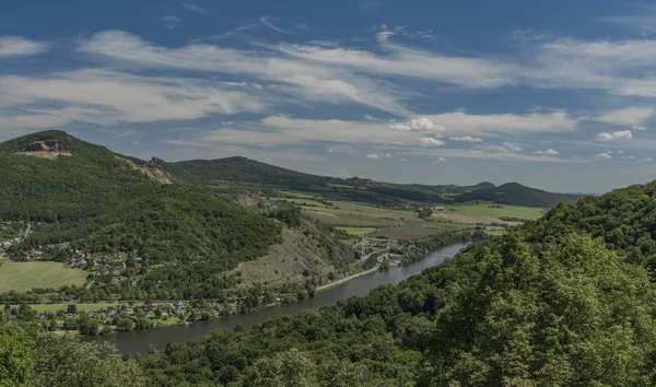 Kuzey Bohemia Nehri Labe Vadisi