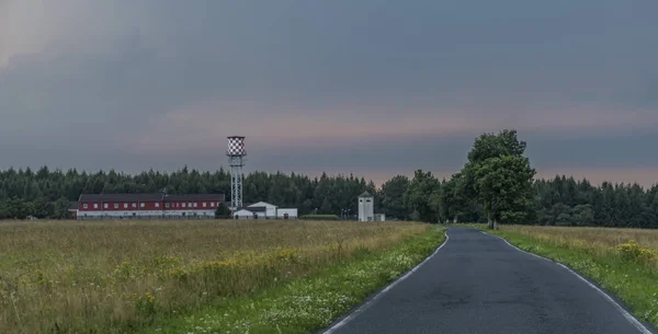 Krusne hory-hegységre esti vihar előtt — Stock Fotó