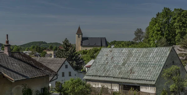 Vapenna vesnice v Rychlebských horách — Stock fotografie