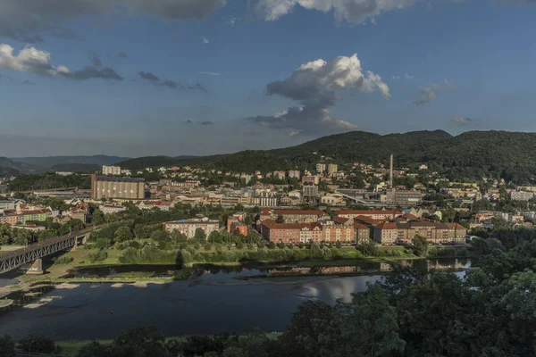 Panorama dari Usti nad Labem kota dengan jembatan — Stok Foto