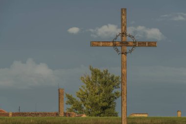Terezin şehirde yaz sıcak akşam çapraz