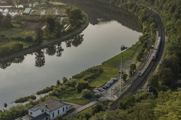 Sunrise Vltava Nehri Vadisi üzerinde