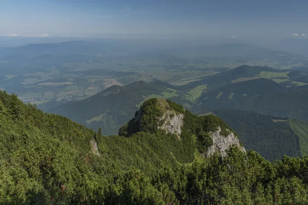 Veľký Choč hill v severním Slovensku v létě — Stock fotografie