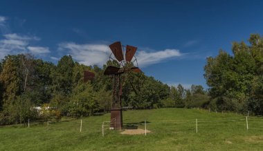 Eski paslı metal Rüzgar enerji santrali