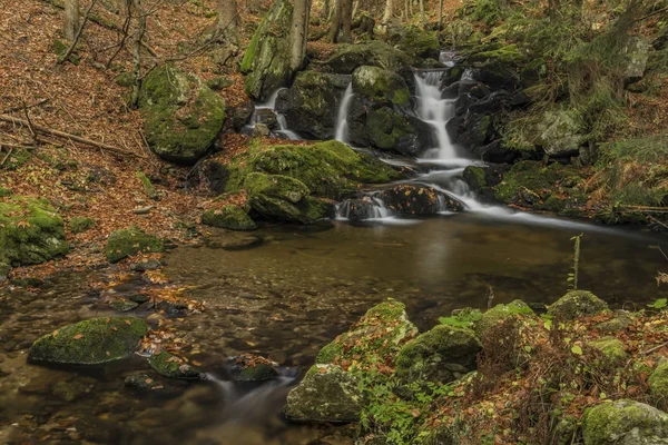 Cascadas en el río Cista en las montañas Krkonose —  Fotos de Stock