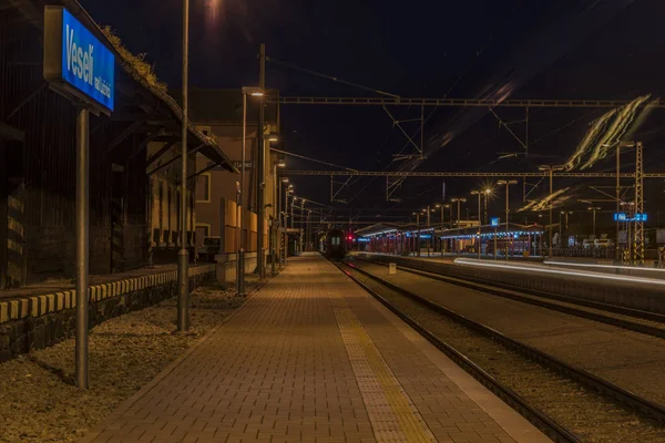 Veseli nad Luznici station de nuit en automne — Photo