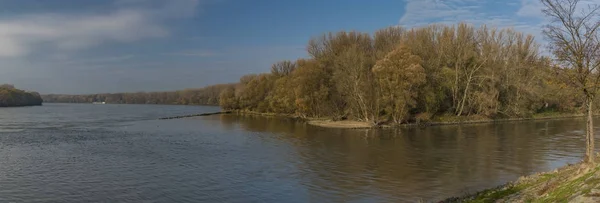 Confluence of Dunaj and Morava rivers — Stock Photo, Image