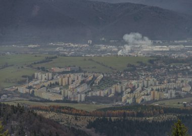 Banska Bystrica şehirde toplu konut Sasova yer