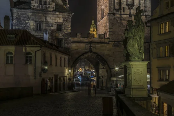 Tower on Charles bridge in night Prague — Stock Photo, Image