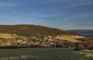 Dobetice Köyü ve şehrin Usti nad Labem bakış açısı