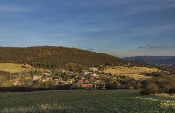 Pohled na vesnici Dobetice a část města Ústí nad Labem — Stock fotografie