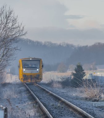 Sarı yolcu treni Dubany Köyü