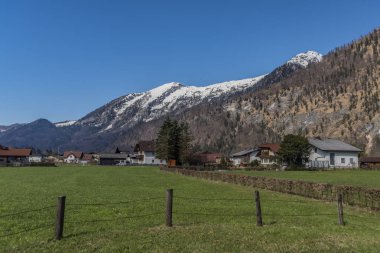 Ebensee deniz ve şehir büyük Alpleri'nde köy