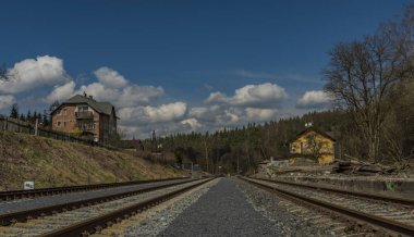 Karlovy Vary Brezova bahar güzel günde istasyonu