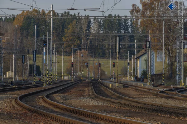 Station Zuid-Bohemen Rybnik op de spoorlijn van Tsjechië naar Oostenrijk — Stockfoto