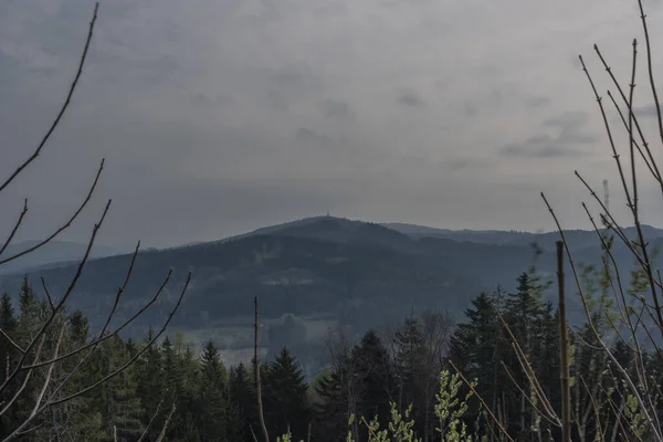 Vista Para Montanhas Perto Valasske Klobouky Cidade Manhã Nublada Escura — Fotografia de Stock