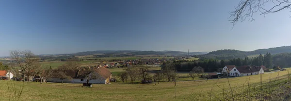 Landschaft Der Nähe Des Dorfes Zlata Koruna Mit Grünen Wiesen — Stockfoto