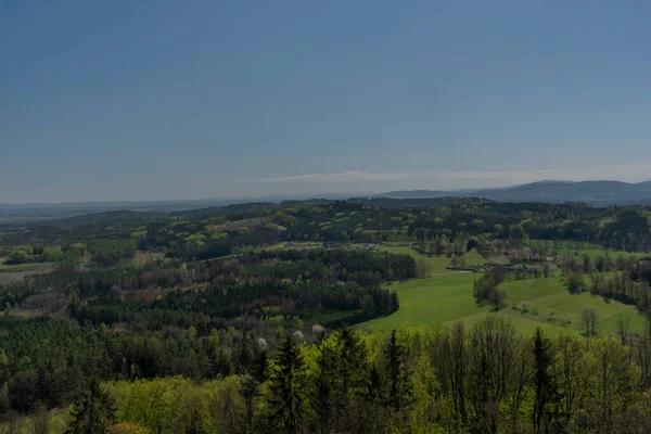 Pohled Kopce Svobodná Jarním Dni Poli Loukami Pastvinami — Stock fotografie