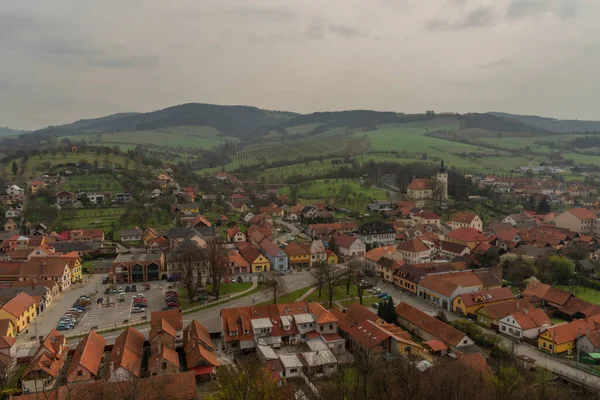 Utsikt Från Brumov Castle För Brumov Town Våren Molnigt Dag — Stockfoto