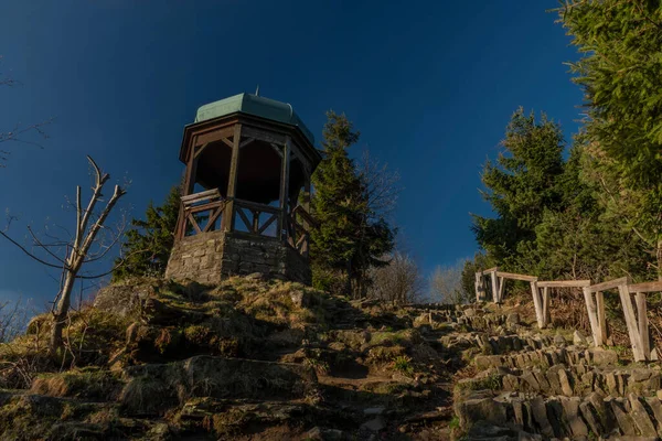 Antiguo Mirador Histórico Cerca Pustevny Montaña Beskydy Mañana Soleada Primavera — Foto de Stock