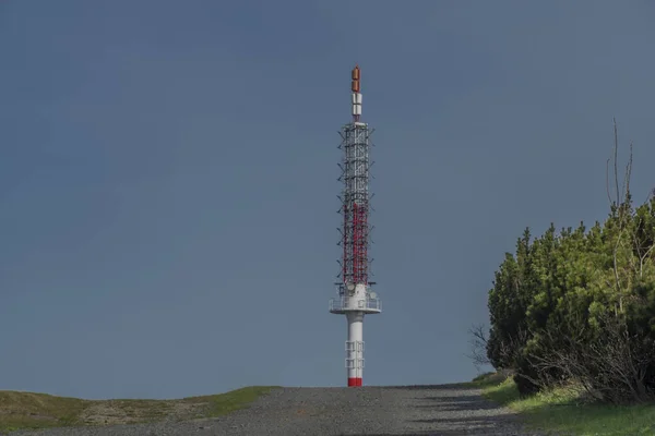 Capela Velha Madeira Marrom Colina Radhost Montanhas Beskydy Manhã Ensolarada — Fotografia de Stock