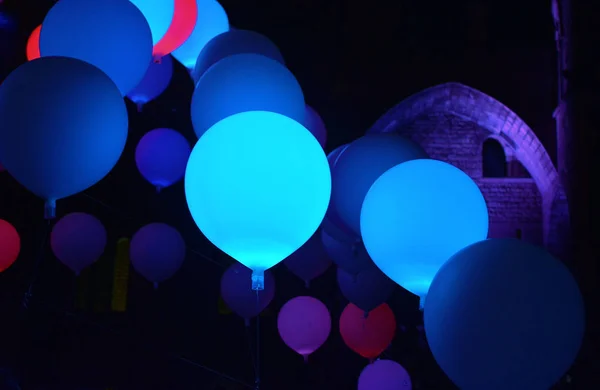 Lighted and connected ballons